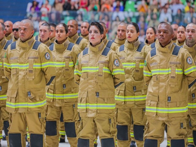 Governador do PI anuncia que vai mais que dobrar o efetivo do Corpo de Bombeiros at o fim da gesto