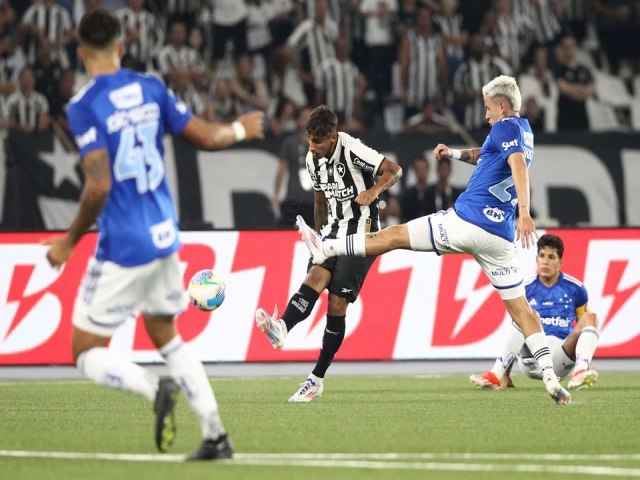 Jogando bem, Cruzeiro surpreende o Botafogo no Rio de Janeiro e faz 3 x 0