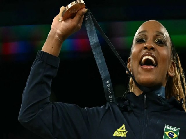 Saiba quanto Rebeca Andrade receber pelas medalhas conquistadas em Paris 2024