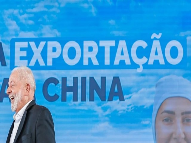 Com os efeitos do governo Lula, Brasil bate recorde de exportaes; saldo positivo de US$ 49,6 bilhes