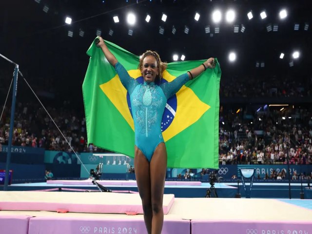 Ouro em Paris, Rebeca Andrade  celebrada por lendas do esporte brasileiro