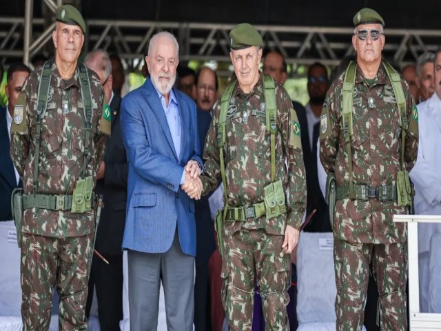 Lula participa de cerimnia em comemorao ao Dia do Soldado em Braslia