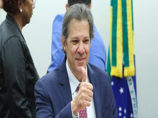 Ministro Fernando Haddad projeta crescimento do PIB acima de 3% em 2024