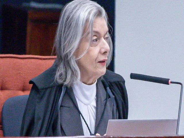 Ministra Crmen Lcia pede que eleitores compaream s urnas no domingo