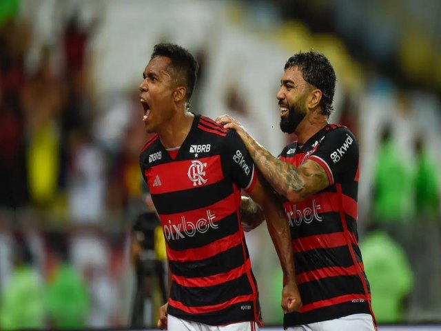 No Maracan, Flamengo sai na frente do Corinthians na semifinal da Copa do Brasil 