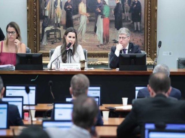 Ofensiva contra o Supremo Tribunal Federal avana na Cmara dos Deputados