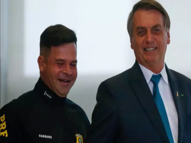 Justia determina que Bolsonaro preste depoimento no processo de Silvinei Vasques