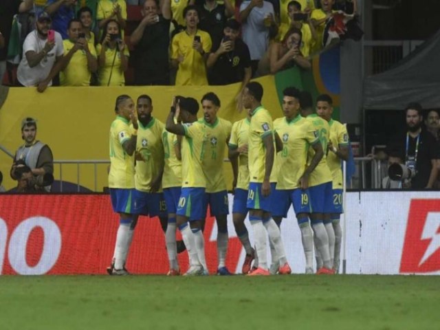 Brasil goleia o Peru em Braslia e ganha flego na briga por vaga na Copa