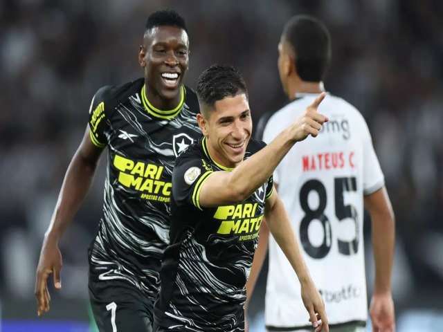 Botafogo supera o Vasco e amplia a vantagem na liderana do Brasileiro