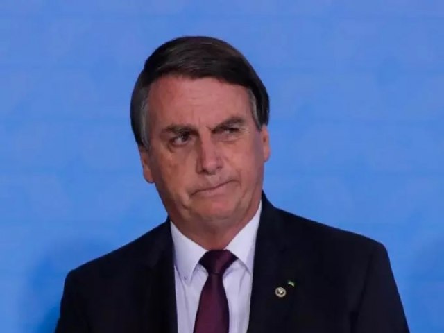 Famoso por largar aliados na beira da estrada, Bolsonaro sente vazio em sua defesa pblica