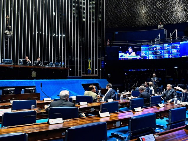 Candidatos  reeleio, senadores omitem gastos com oramento secreto