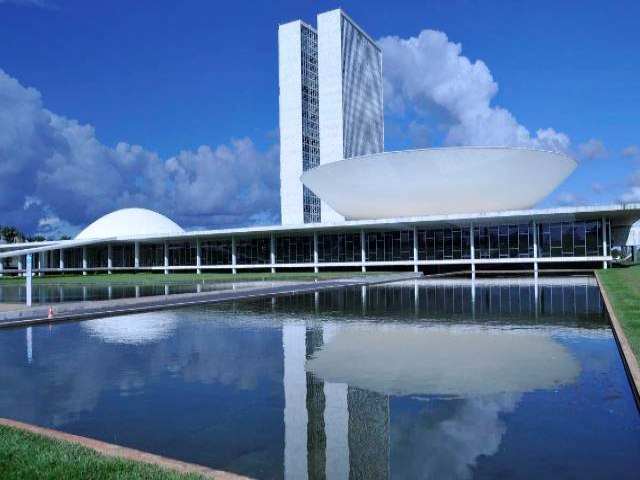 Poltica Centro consolida fora no Congresso e isola PL de Bolsonaro e PT de Lula