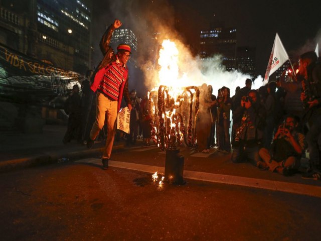 Geral Centro de SP tem manifestao pela tarifa zero no transporte coletivo