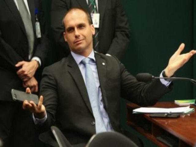 Deputados pedem que PGR investigue empresa de Eduardo Bolsonaro