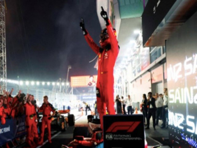 Sainz quebra hegemonia da Red Bull e vence o GP de Singapura para a Ferrari