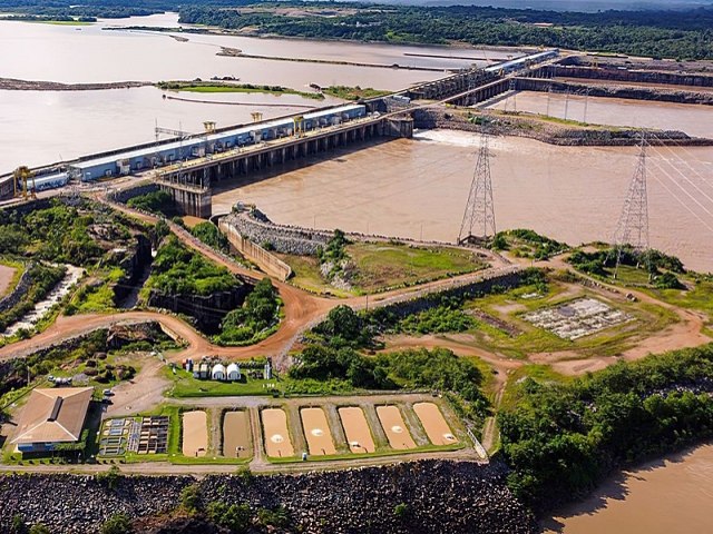 Seca na Amaznia faz quarta maior hidreltrica do pas suspender gerao de energia