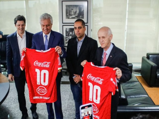 Vila Nova assina patrocnio com Grupo Jos Alves, que fabrica a Coca-Cola em Gois