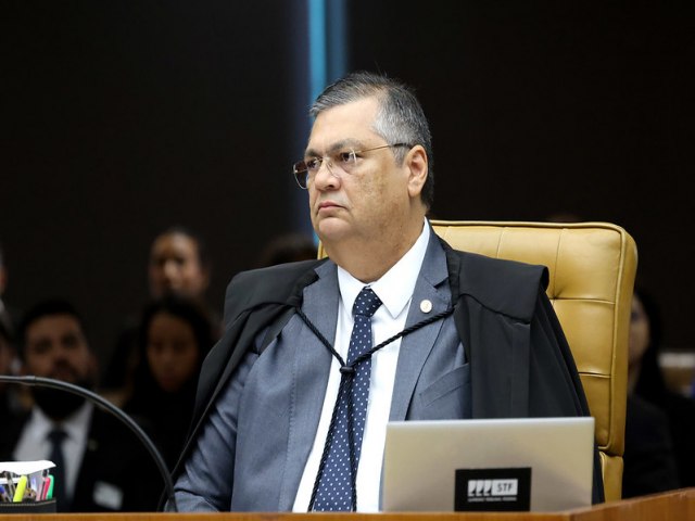 Flvio Dino cobra explicao de Lula, Lira e Pacheco sobre oramento secreto