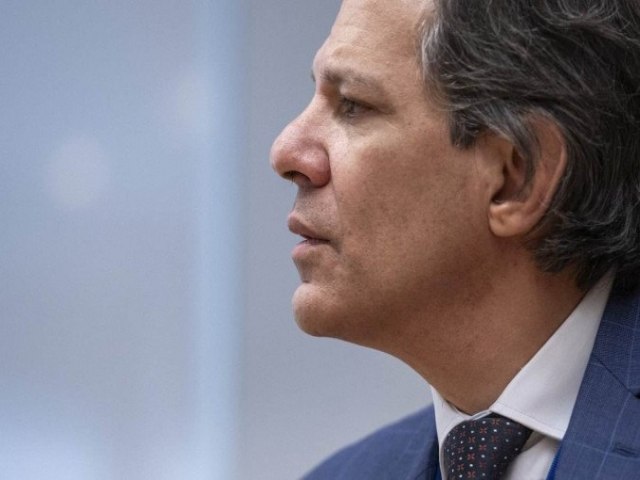 Haddad  escalado para desarmar bombas do Congresso