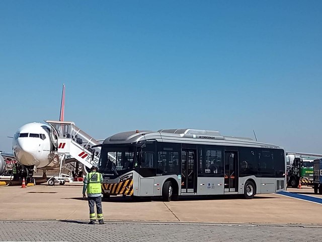 Aeroporto de Goinia inicia testes com nibus 100% eltrico