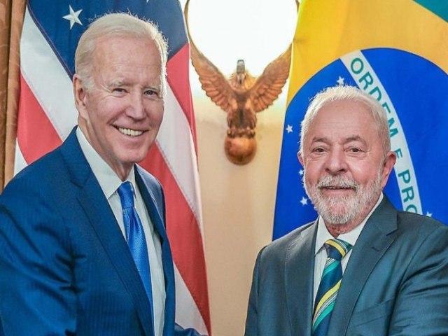 Em telefonema, Lula e Biden reforam pedido por atas das eleies na Venezuela