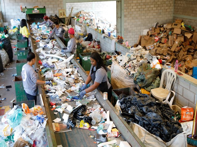 Separao correta de lixo reciclvel tem efeito positivo at na sade de catadores