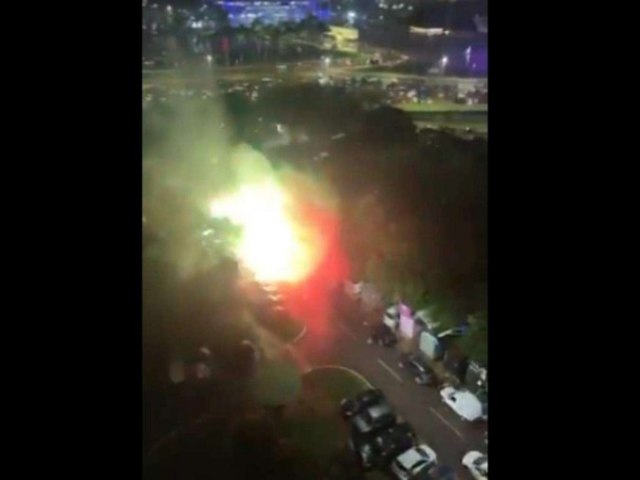 Carro explode nas proximidades do Supremo Tribunal Federal