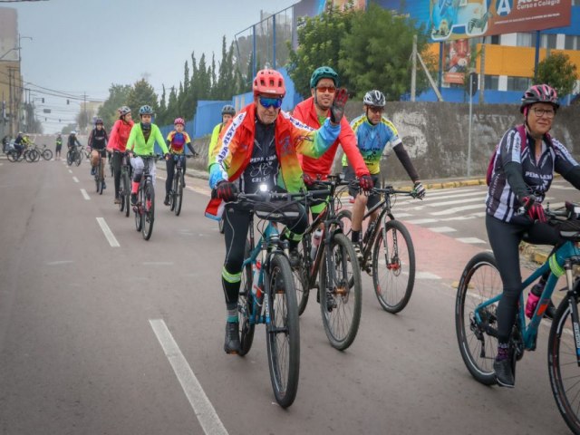 Passeio ciclstico reuniu cerca de 100 participantes