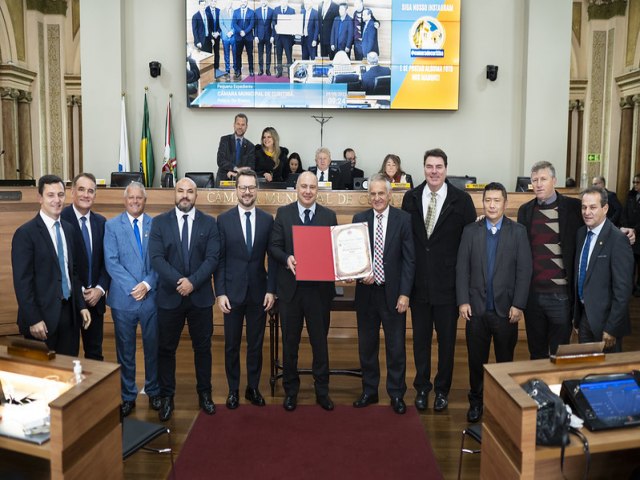 Futebol e patinao artstica so destaque na Cmara de Curitiba