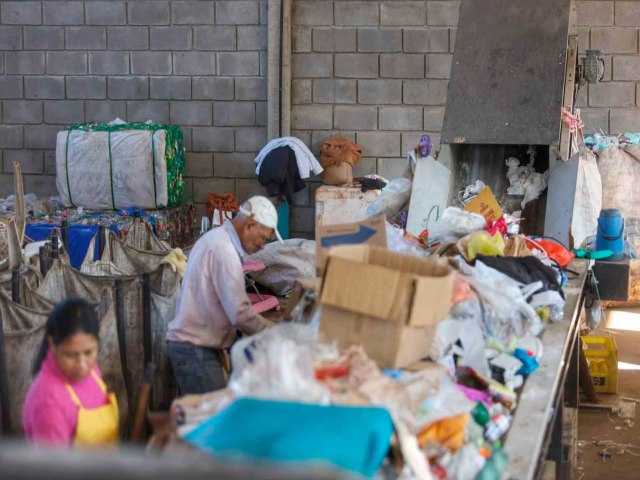 Estado investe R$ 13,6 milhes na construo de barraces industriais de coleta seletiva