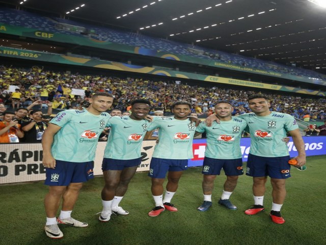 Seleo Brasileira Masculina faz primeiro treino com bola em Cuiab