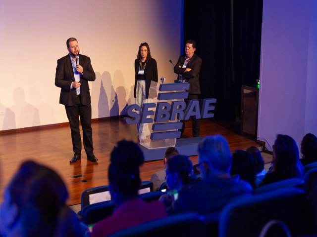 Estado e Sebrae-PR orientam prefeituras da RMC e Litoral sobre o Decreto do Baixo Risco