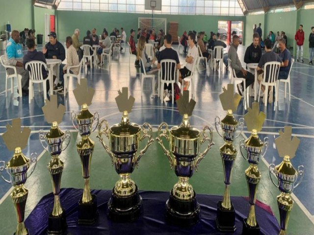 Pinhais promoveu o 4 Torneio de Truco do municpio