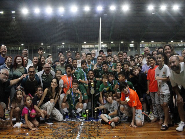 Futsal: Clube Curitibano  campeo Paranaense Sub-13