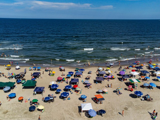 Com 91% de balneabilidade, praias do Paran esto entre as mais limpas do Pas