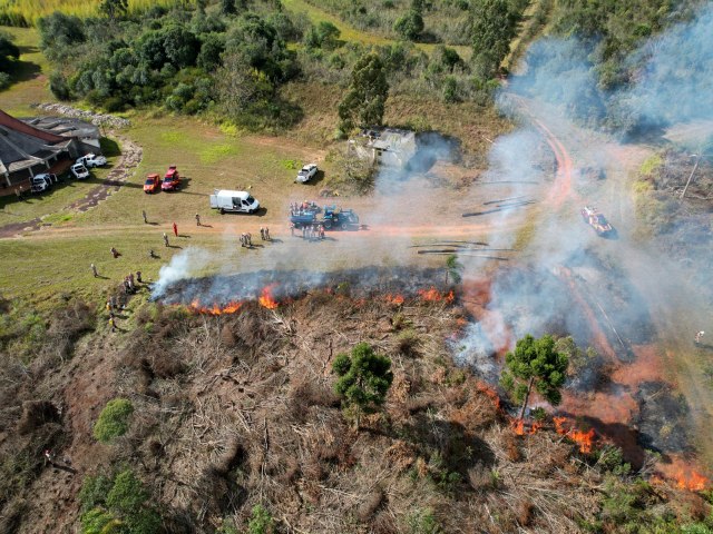 Para prevenir incndios, Paran suspende por 90 dias queima controlada no campo