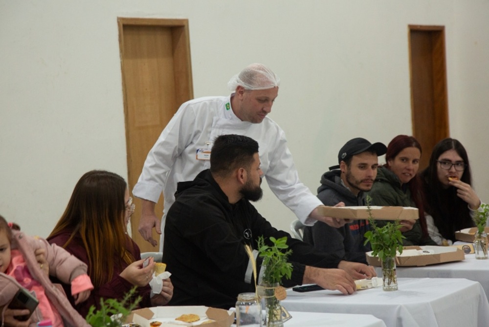 Prefeitura de Piraquara e Senac celebram formatura do Curso Gratuito de Pizzaiolo Prefeitura de Piraquara e Senac celebram formatura do Curso Gratuito de Pizzaiolo