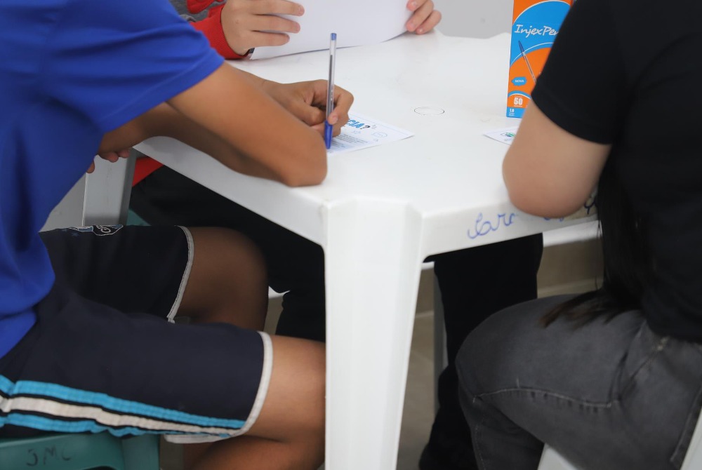 Adolescentes participam de palestra sobre preven��o � viol�ncia sexual em Fazenda Rio Grande
