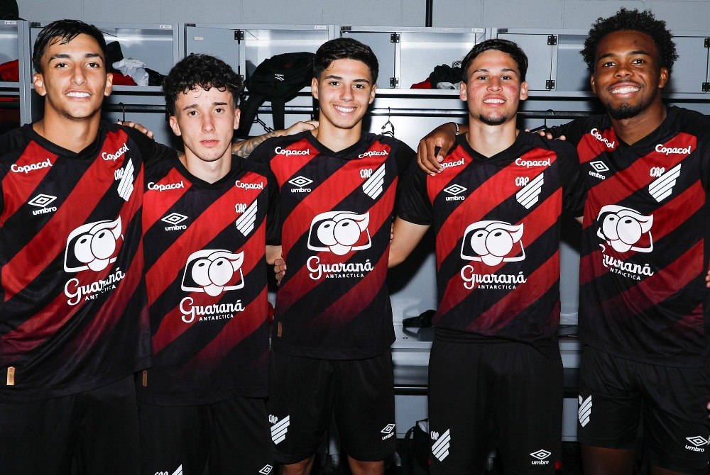 Quinteto rubro-negro inicia preparação com a Seleção Brasileira Sub-17 Quinteto rubro-negro inicia preparação com a Seleção Brasileira Sub-17
