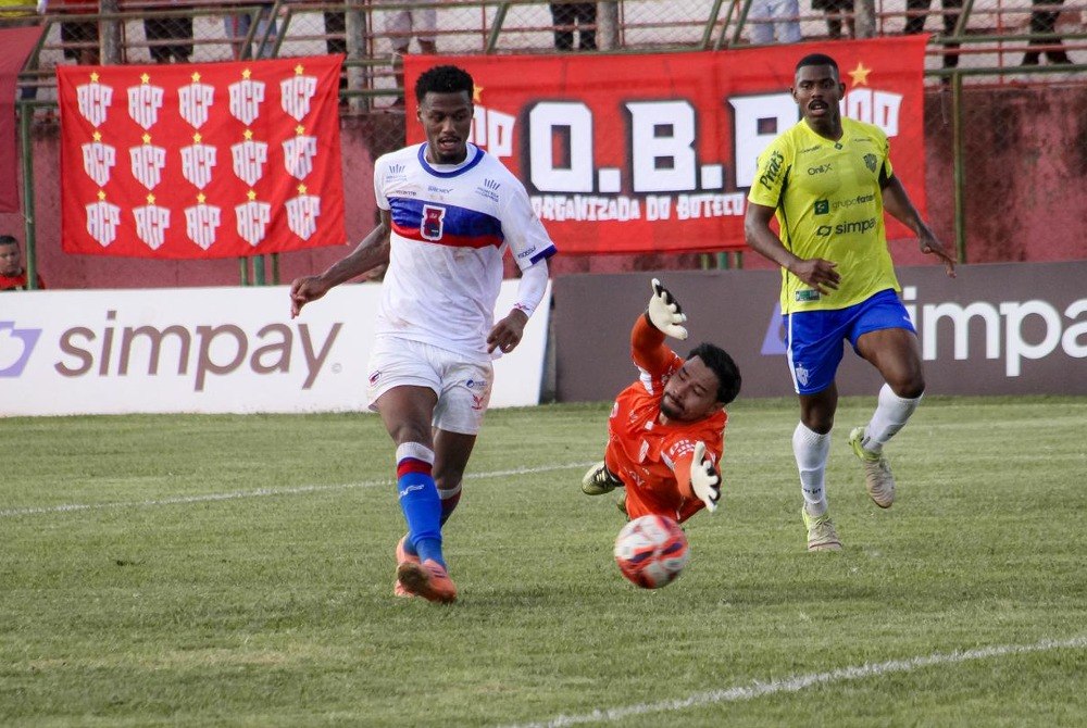 Paranava� e Paran� Clube abrem a final da Segundona Sanepar com um empate