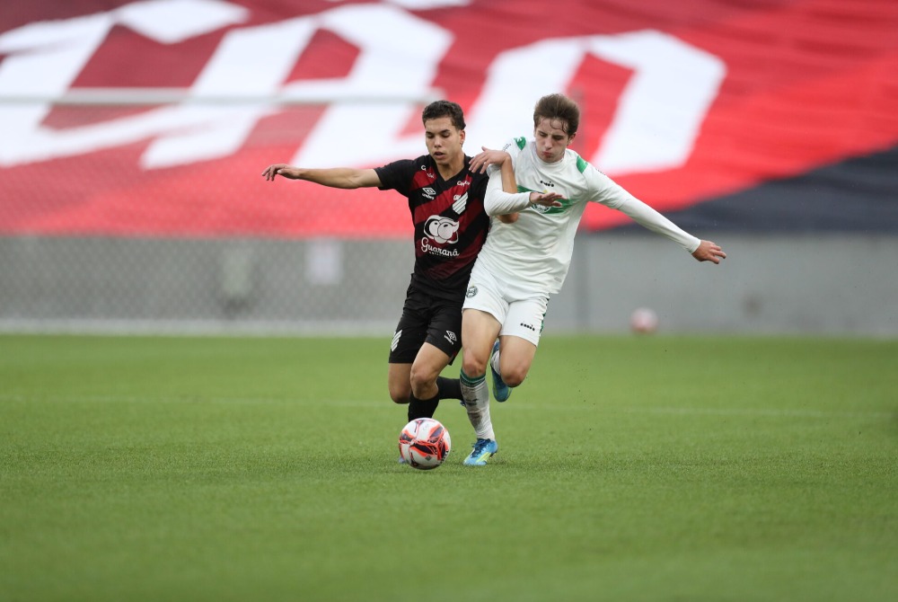 Athletico sai na frente no cl�ssico Athletiba pelo Paranaense Sub-17