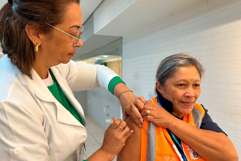 Paran� ultrapassa 2 milh�es de doses aplicadas contra a gripe e ocupa 5� lugar no Brasil