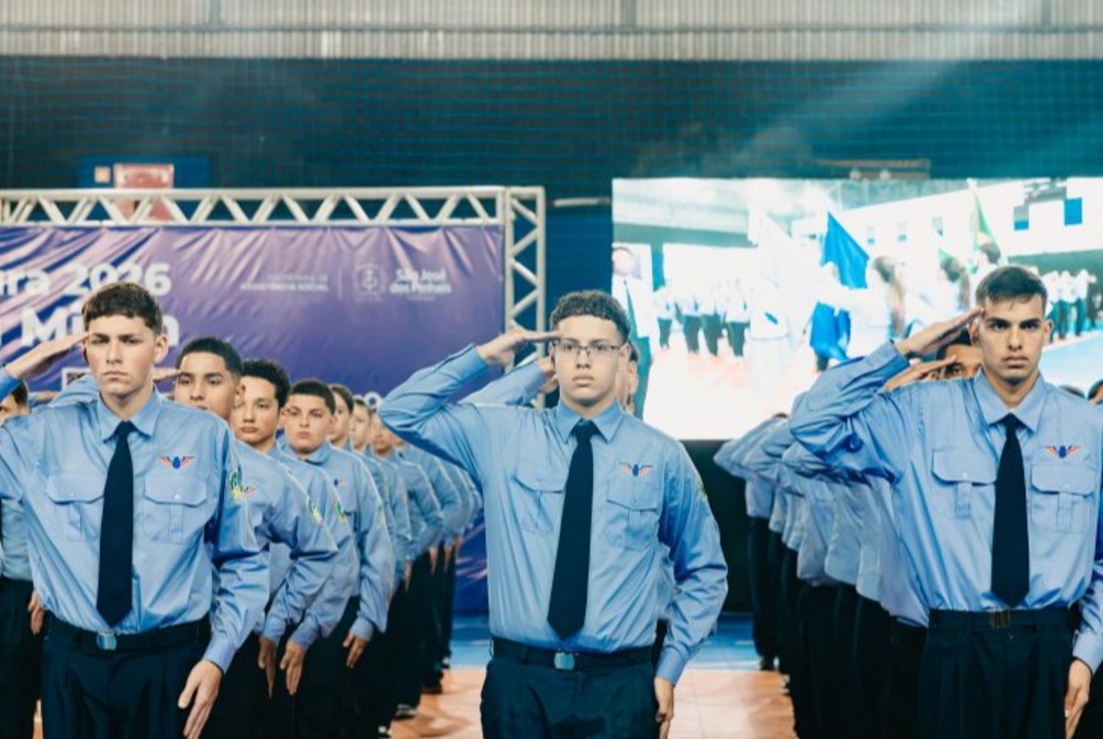 Programa Guarda Mirim de S�o Jos� dos Pinhais celebra forma��o de 160 adolescentes