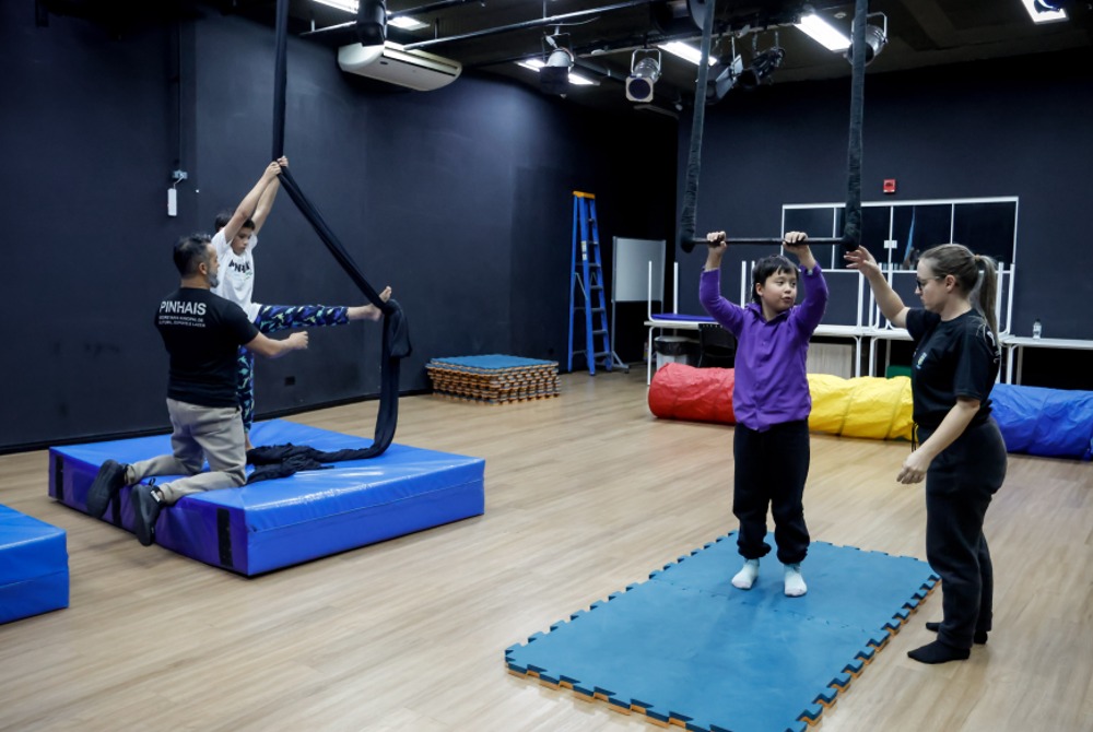 Projeto Pinhais Inclus�o em Cena oferece acesso a cultura e esporte a alunos com defici�ncia e neurodiverg�ncias