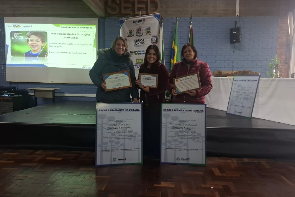 Educa��o de Agudos do Sul recebe mo��o honrosa do N�cleo Regional em Curitiba