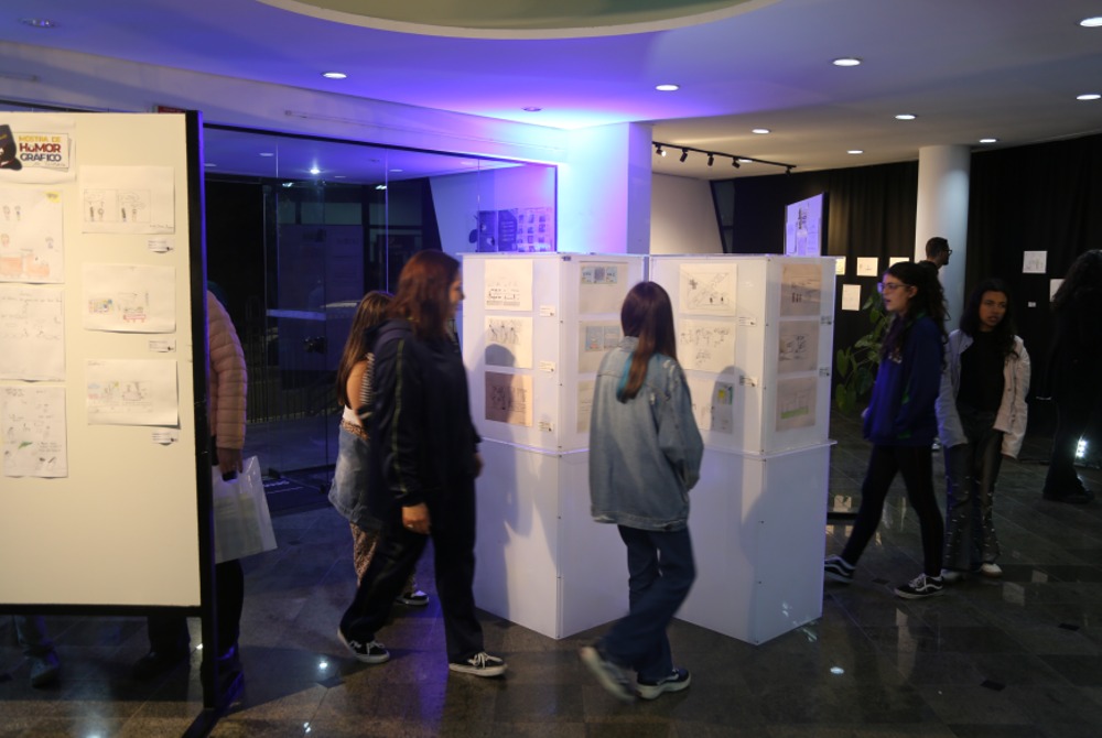 1.� Mostra de Humor Gr�fico de Pinhais abre exposi��o com 96 obras at� o dia 15 de julho