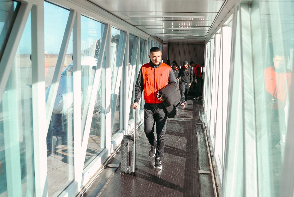 Furac�o desembarcou na Argentina para enfrentar o Boca Juniors