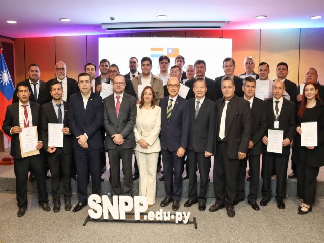 Concluy� primer curso internacional de mantenimiento y operaci�n de veh�culos el�ctricos en Paraguay