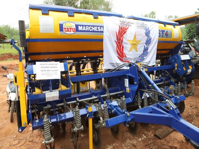 MAG fortalece producci�n lechera de Canindey� con entrega de inversi�n superior a G.1.600 millones