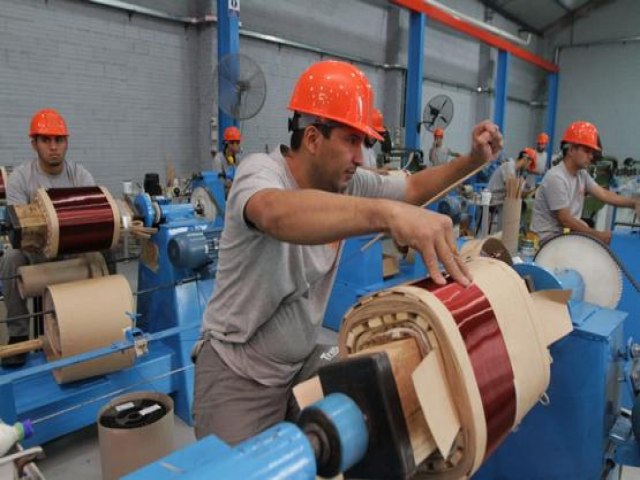 Exportaciones de manufacturas de origen industrial registran crecimiento del 32,3% hasta mayo